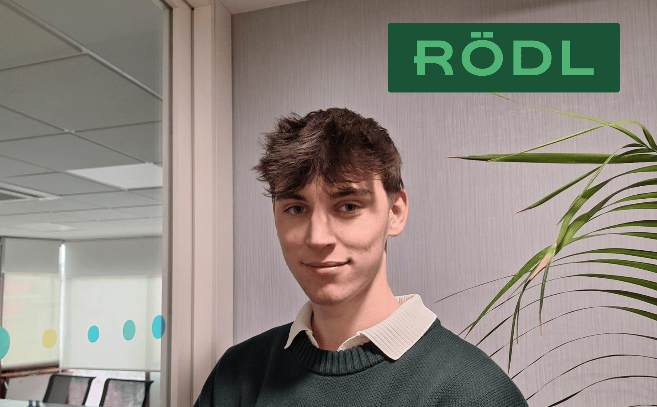 Andreas, fedaEDU-Student, arbeitet mit KI-Tools bei Netzstrategen in Barcelona
